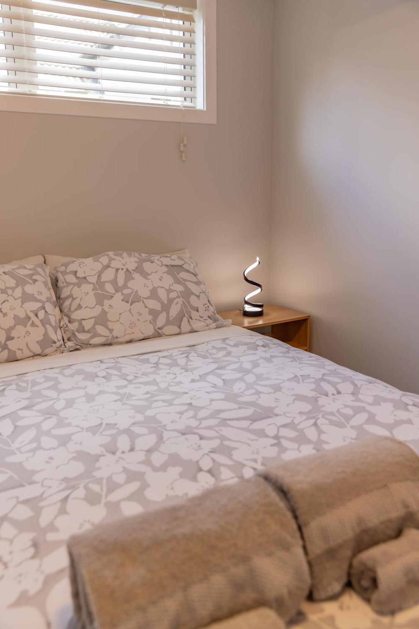 Back Garden Flat With Free On Street Parking And Fiber Wifi - 15 Mins To Ferry, Stadium, Cbd Веллінгтон Екстер'єр фото